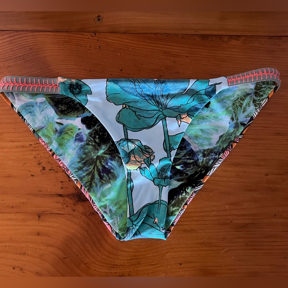 Maaji reversible bathing suit bottom - Picture 1 of 4
